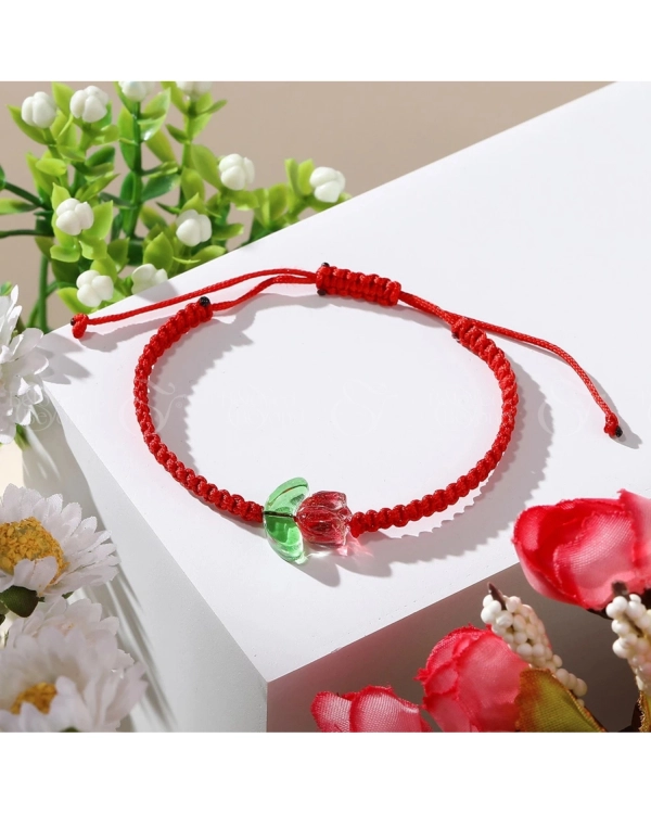 Vòng Tay Hoa Tulip May Mắn (Kèm Hộp Trong) - belovedbeyond.com