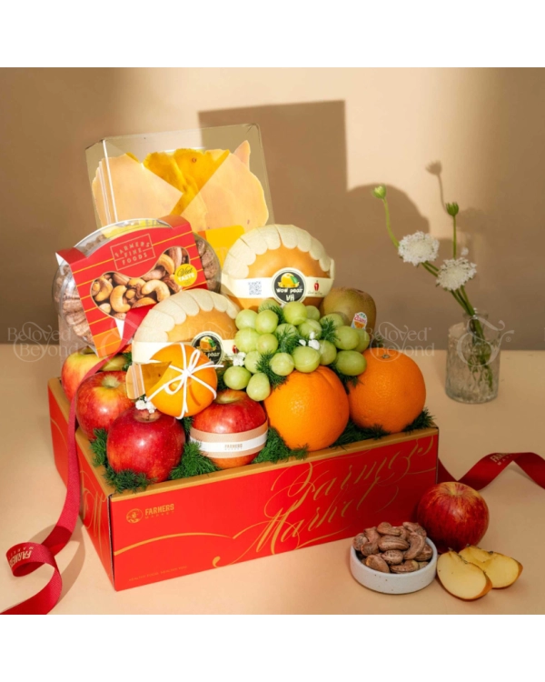 Giỏ Quà Trái Cây Và Ăn Vặt Tone Đỏ Tinh Tế - belovedbeyond.com