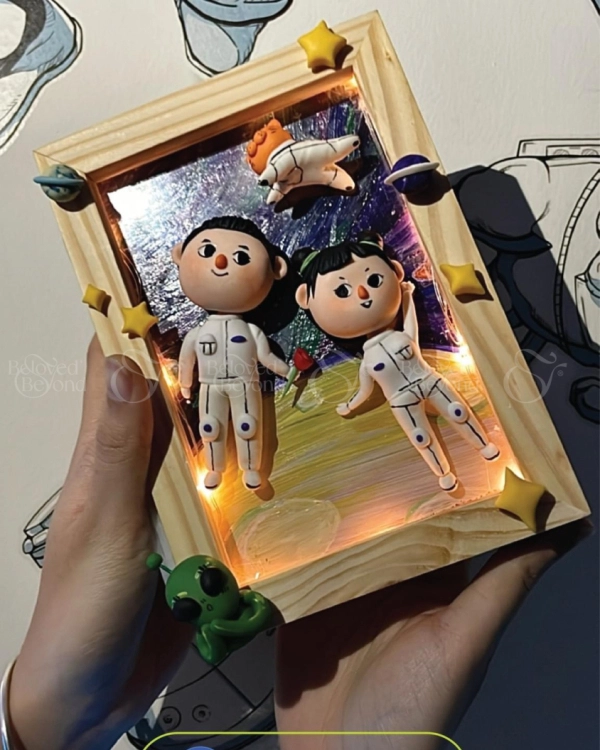 Khung Tranh Đất Sét Chibi (Kèm Led) - belovedbeyond.com