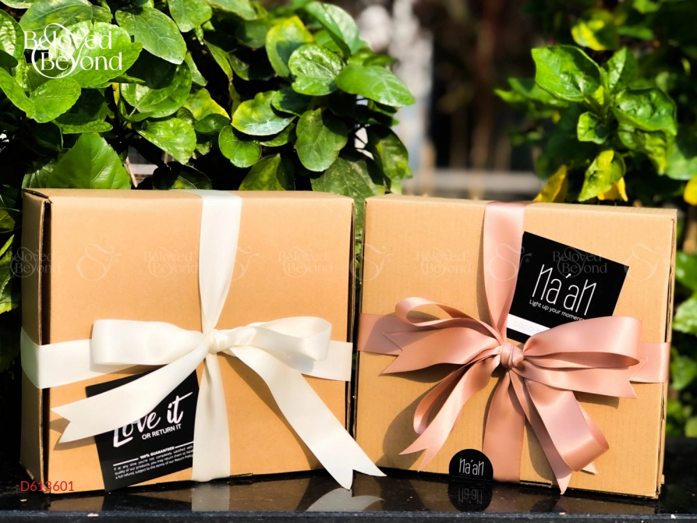 Hộp Quà Vuông: - belovedbeyond.com
