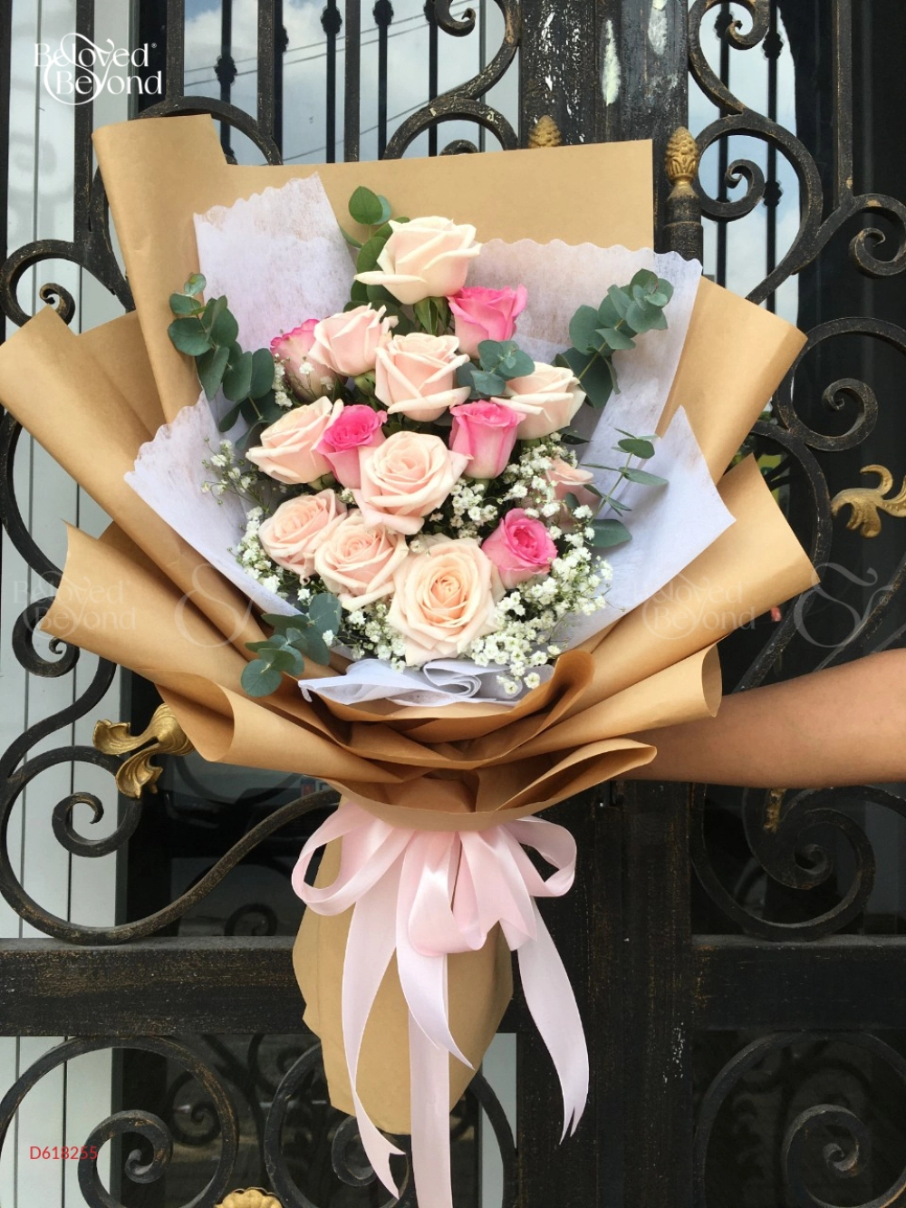 Bó Hoa Hồng Kem Dâu Mix Hoa Hồng Cánh Sen - belovedbeyond.com