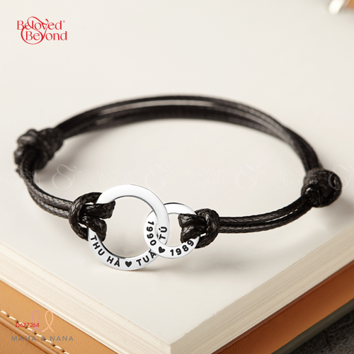Dây Tay Da Charm Bạc Gắn Kết Khắc Tên Cho Nam - belovedbeyond.com