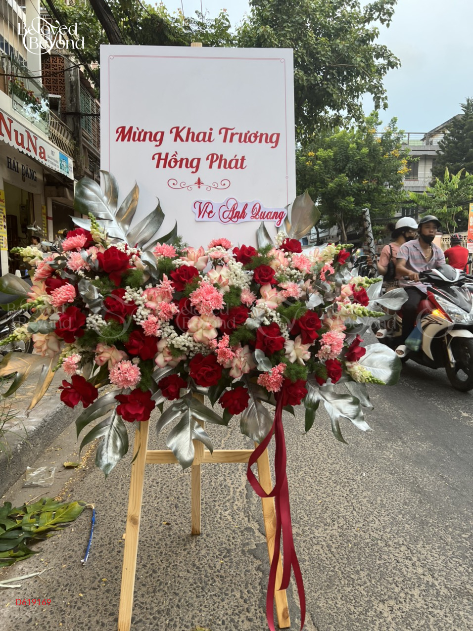 Kệ Chúc Mừng Hiện Đại - Tone Đỏ Hồng - belovedbeyond.com