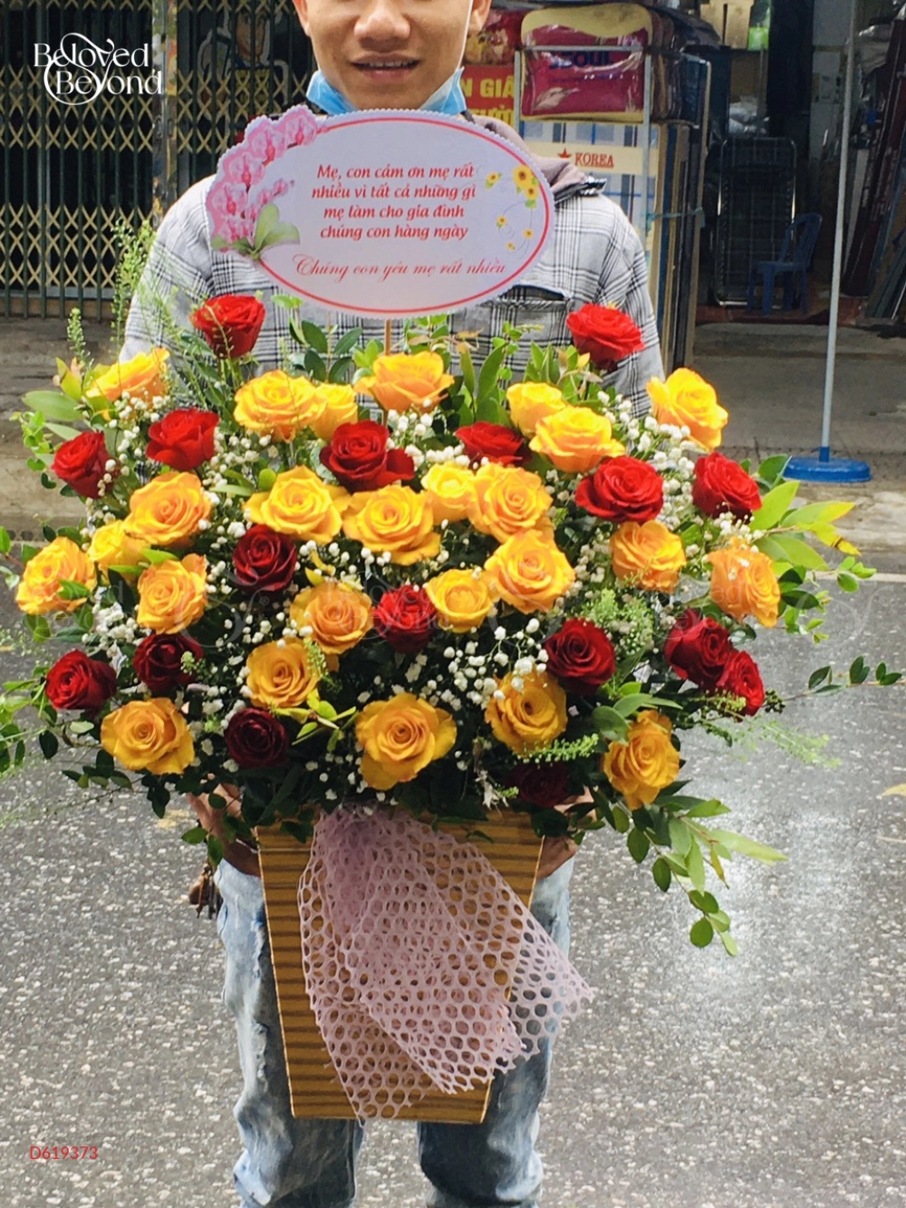 Lẵng Hoa Hồng Vàng Đỏ - belovedbeyond.com